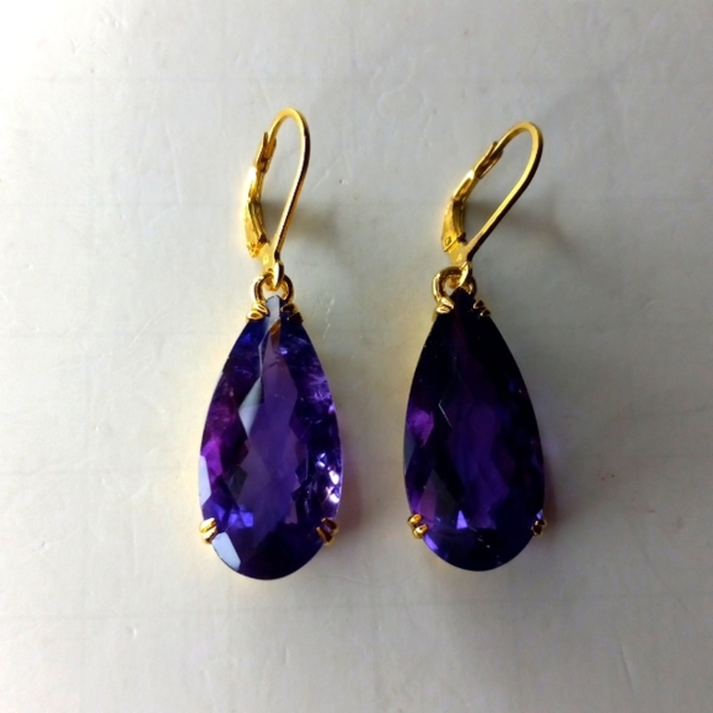 Beautiful 18cts of African Amethyst Pear Shaped Earrings.